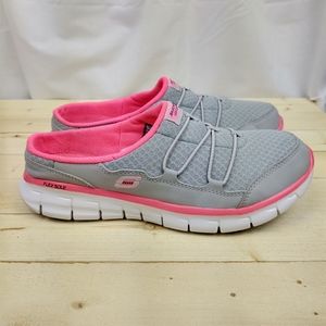 Skechers Free Play Synergy Slip On Sneakers